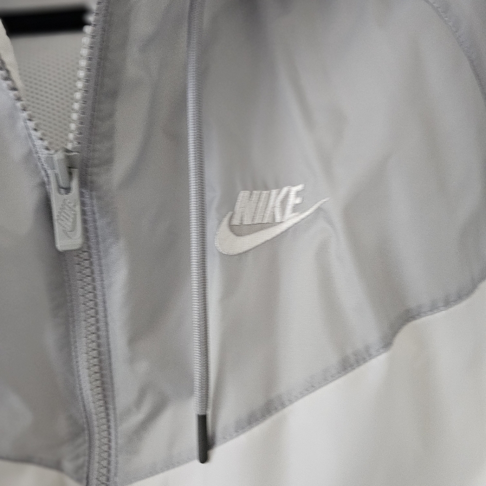Nike Windrunner Jacket - image 4